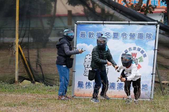 熊麻吉彈弓漆彈冬令營-3對3